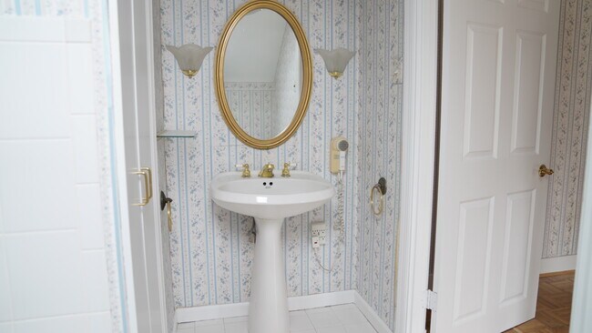 Building Photo - 6345 Morrowfield Ave