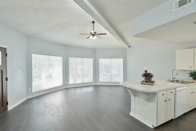 Building Photo - 21 Harbour Ln