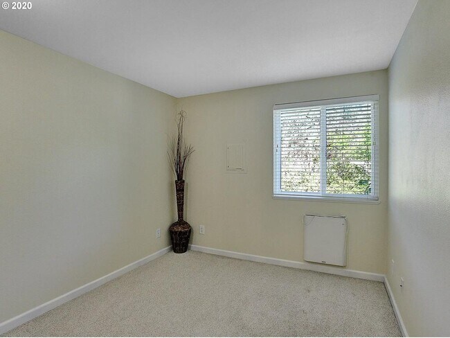 Building Photo - 5160 NW Neakahnie Ave