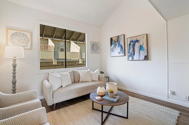 Building Photo - Unit 17