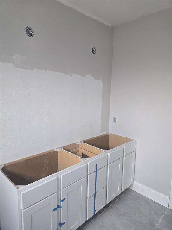 Building Photo - 2207 Des Chaumes St