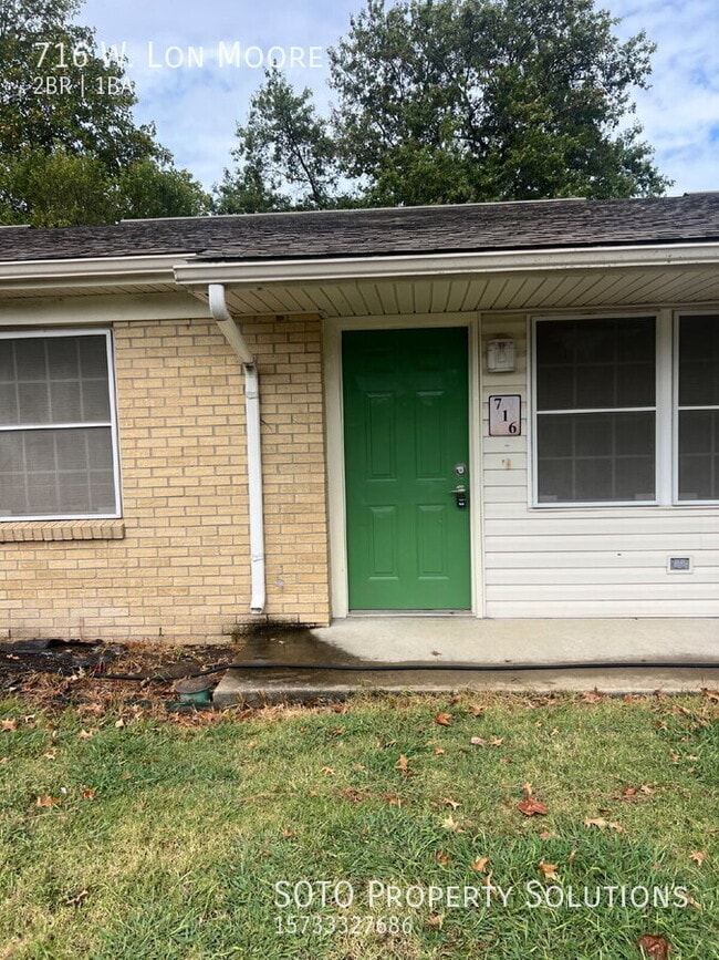 Primary Photo - 716 Lon Moore St