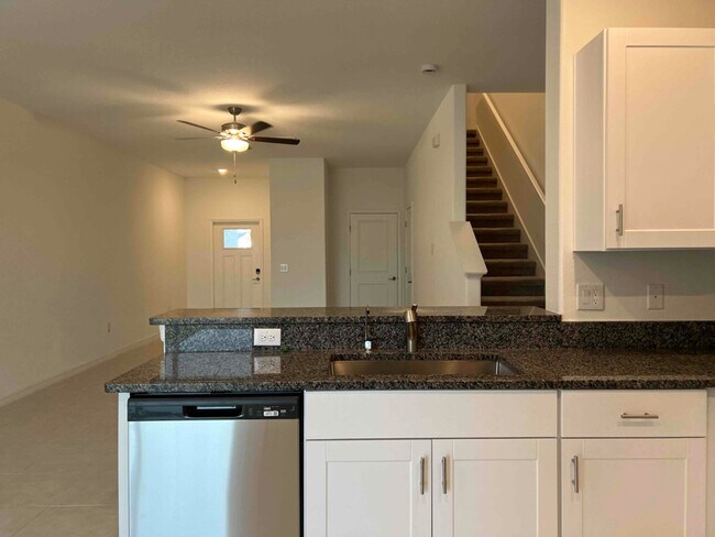 Building Photo - 32051 Powderpuff Mimosa Dr