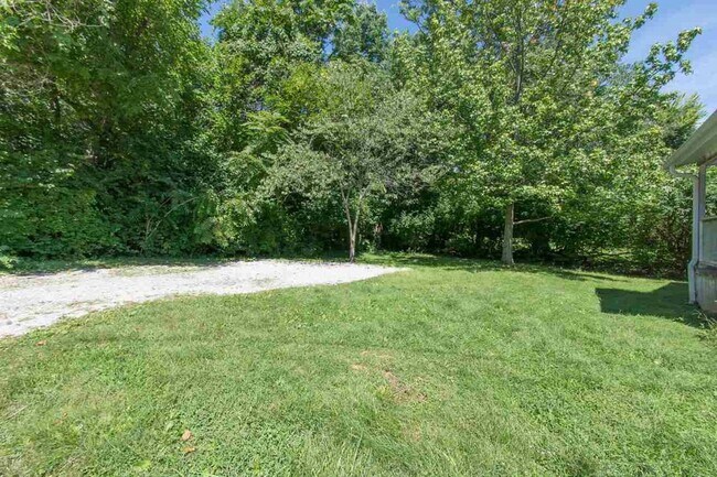 Building Photo - 3 bedroom, 1 bath Home: Available August 2026!