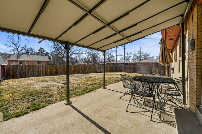 Building Photo - Beautiful 4-bedroom, 2-bathroom home located in the vibrant city of Westminster,