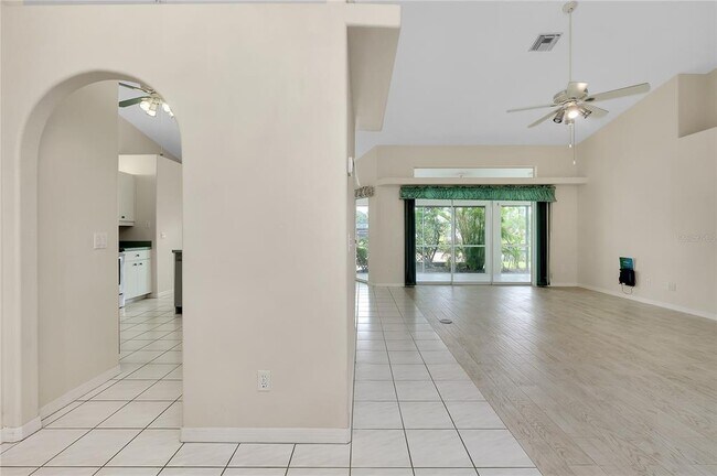 Building Photo - 15140 Lyneburg Ave