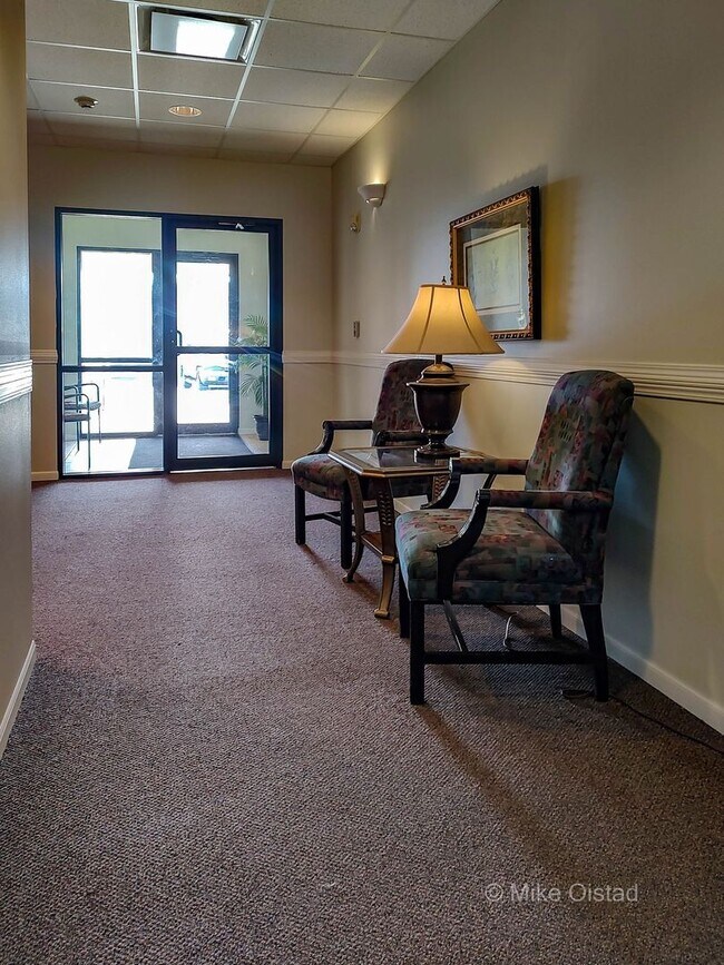 Building Photo - Diamond Valley Apartments