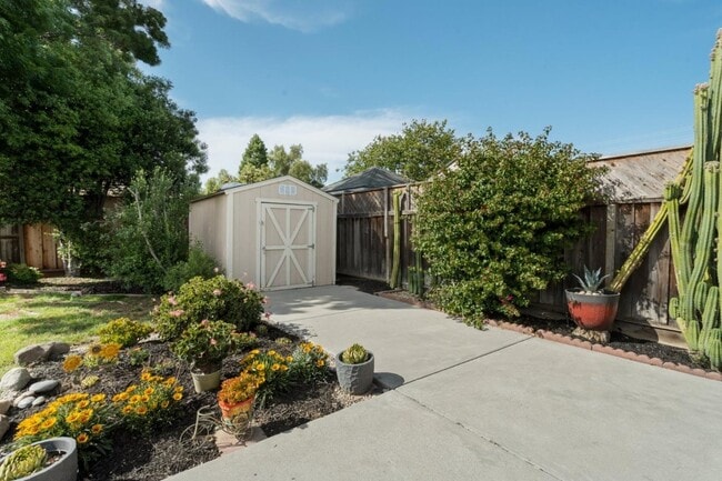 Building Photo - 1813 Beech St