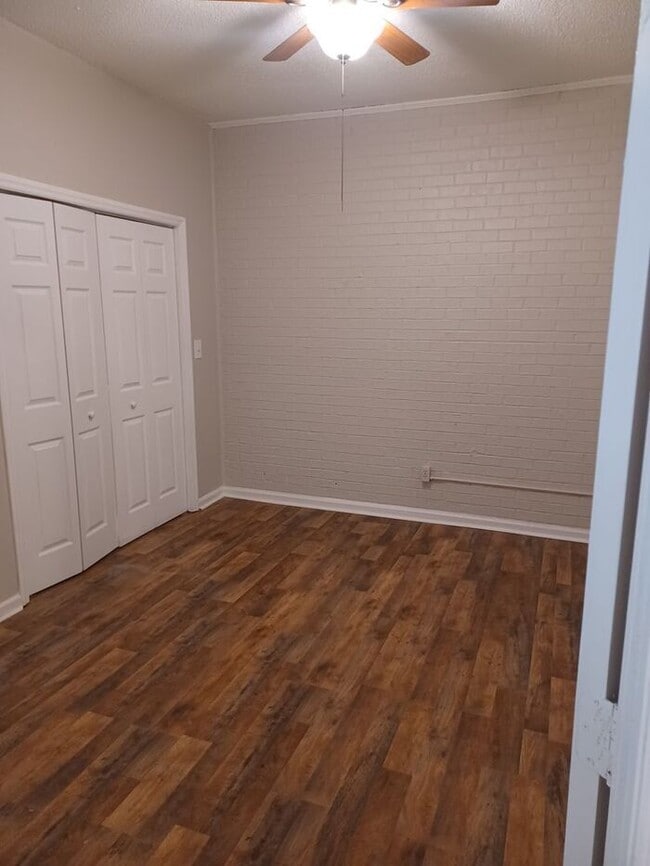 Building Photo - 2BD/1BA Duplex in Morganton