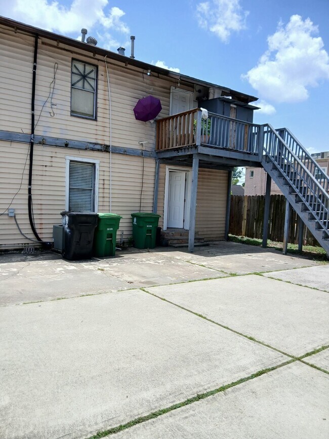 Building Photo - 5617 Eskridge St