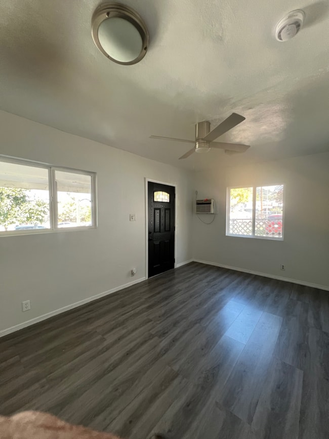 Building Photo - Available Now Nestled In Between The Mountains of LA classic with LA Charm + Modern Comfort