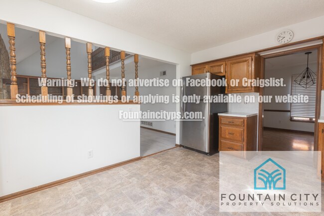 Building Photo - 807 Laurel Ave