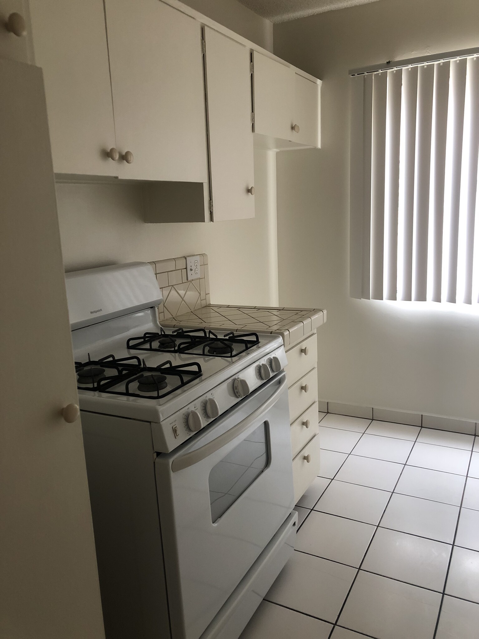Building Photo - 514 Gramercy S Pl