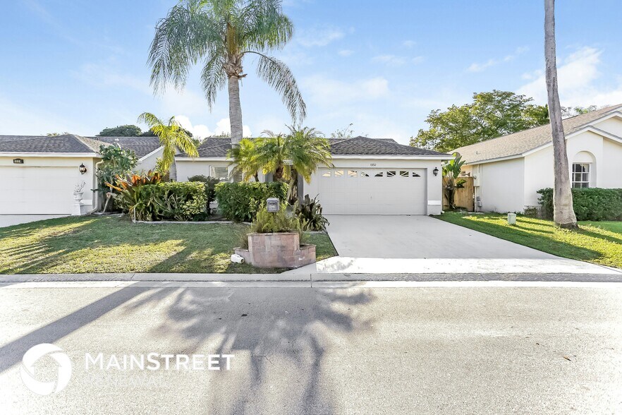 Primary Photo - 1332 Waterway Cove Dr