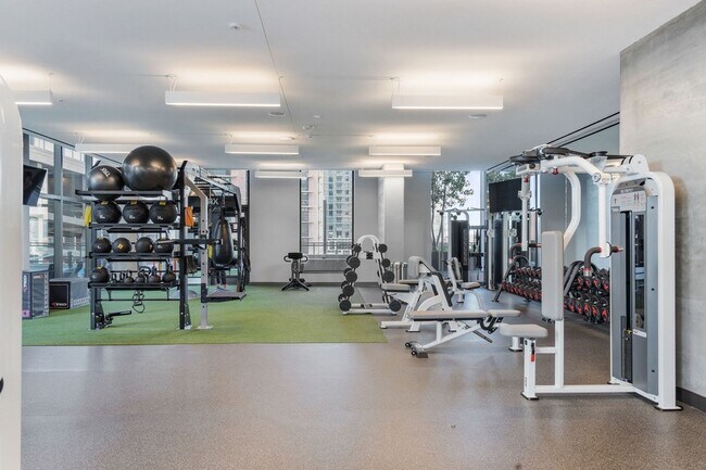 Building Photo - 1212 Demonbreun St