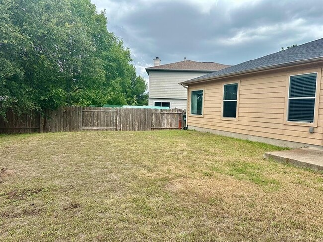 Building Photo - 124 Spruce Dr