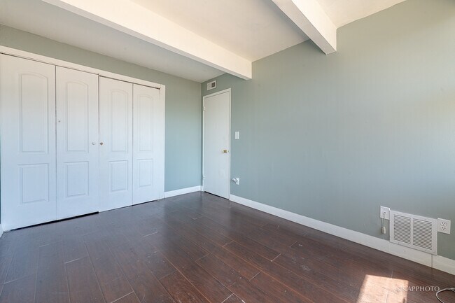 Building Photo - 4800 S Drexel Blvd