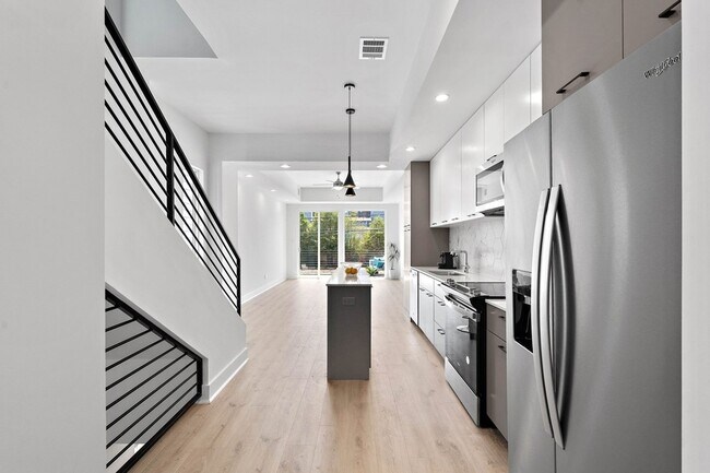 Building Photo - 1406 Valentine St