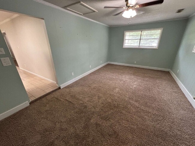 Building Photo - Available now FOR RENT in Dothan, AL!!
