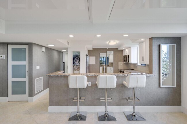 Building Photo - 3420 S Ocean Blvd