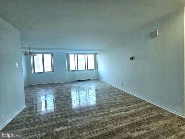 Building Photo - 301 N Beauregard St