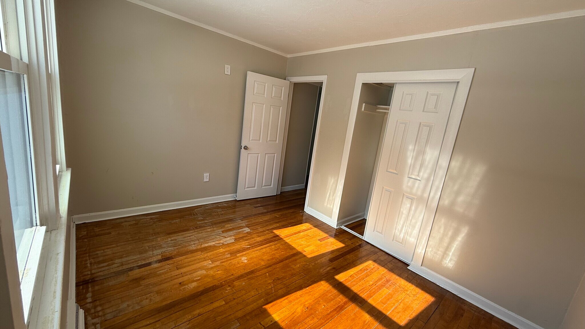 Building Photo - 78 Willard St