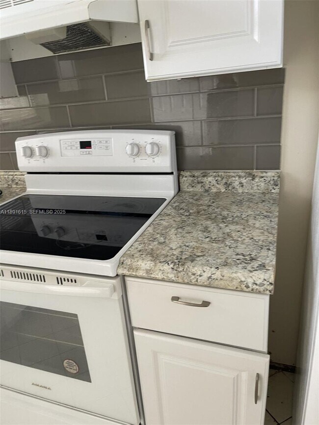 Building Photo - 8285 Sunrise Lakes Blvd