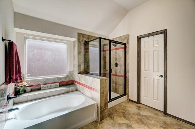 Building Photo - Amazing 3 Bed 2 Bath Home in Deer Creek Community