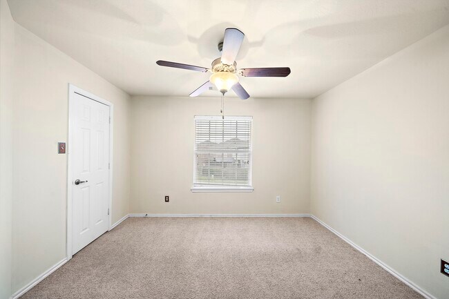 Building Photo - 3315 Victorian Manor Ln