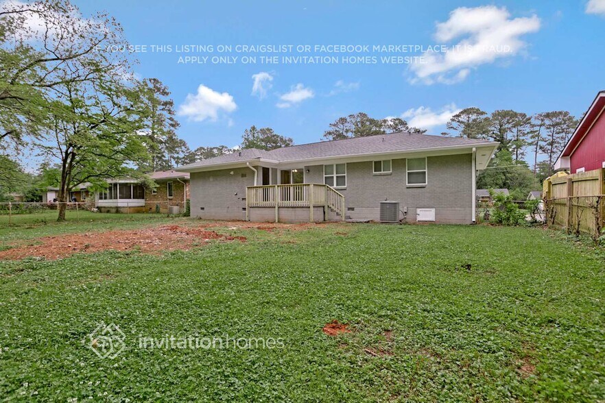 Building Photo - 2145 Green Forrest Dr