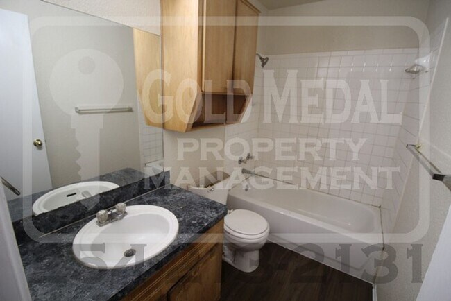 Building Photo - 1408 Dugger Cir