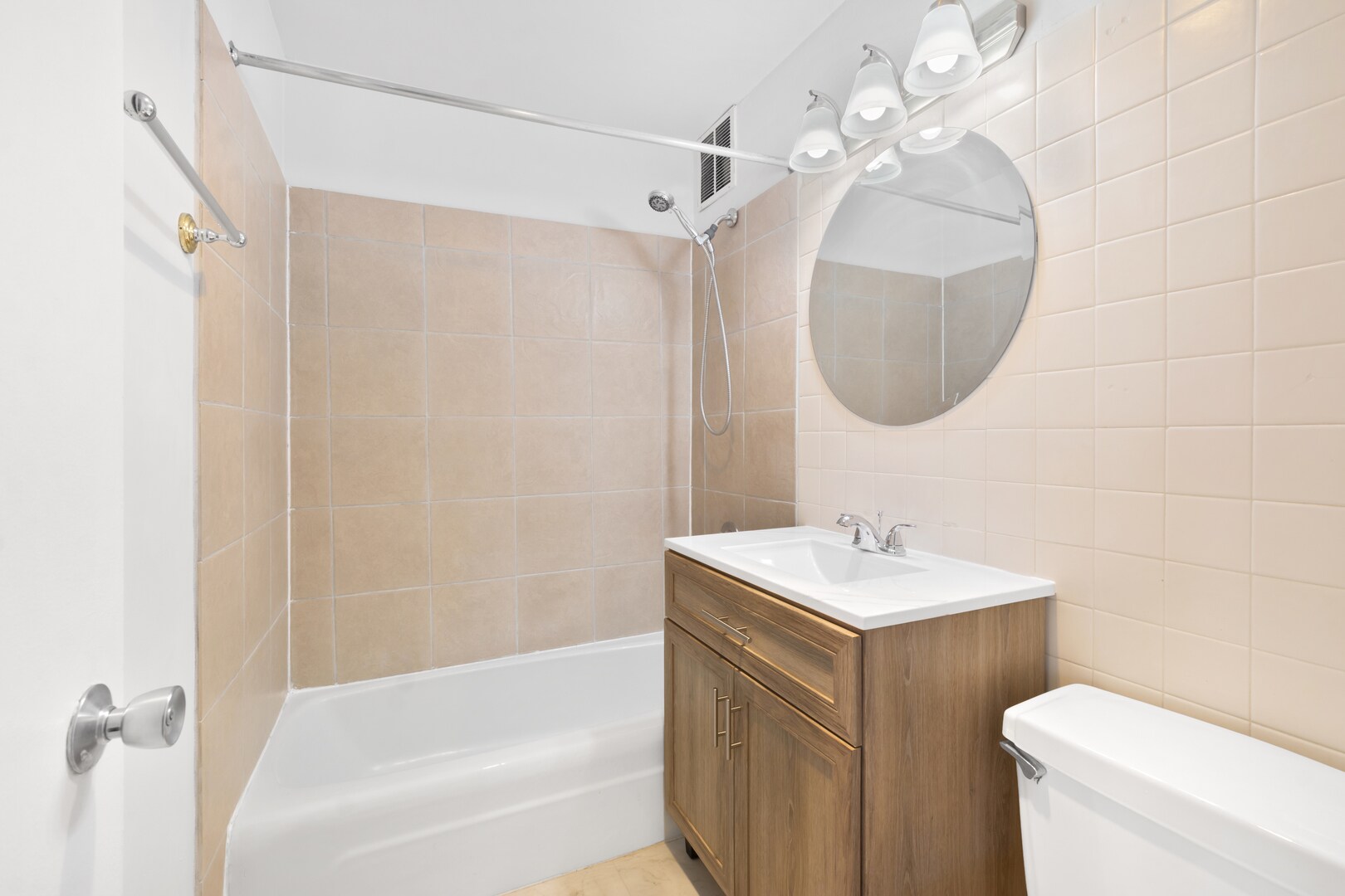 Building Photo - 655 W Irving Park Rd