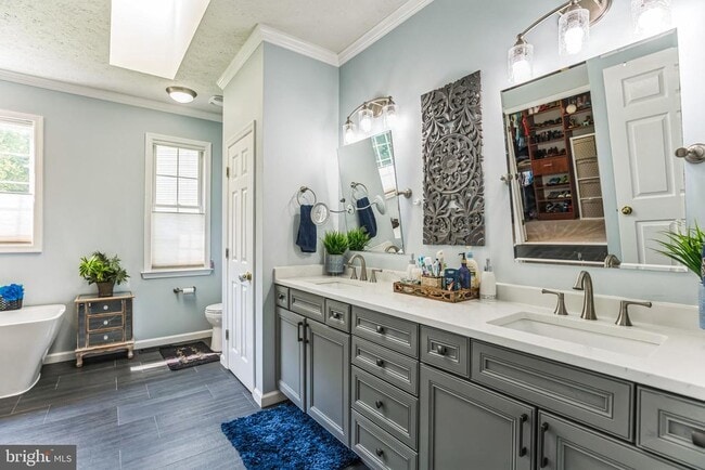 Building Photo - 8941 Grotto Ct