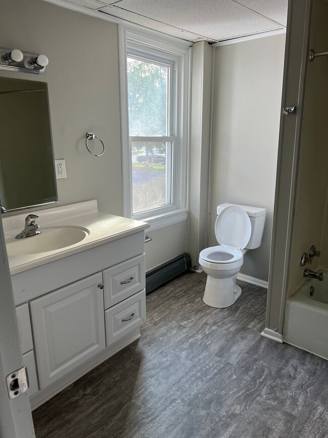 Building Photo - 2 possibly 3 Bedroom  Home In Carlisle wit...