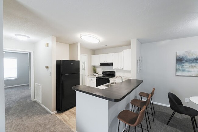 Building Photo - Stone Ridge Apartments - Unfurnished Room ...
