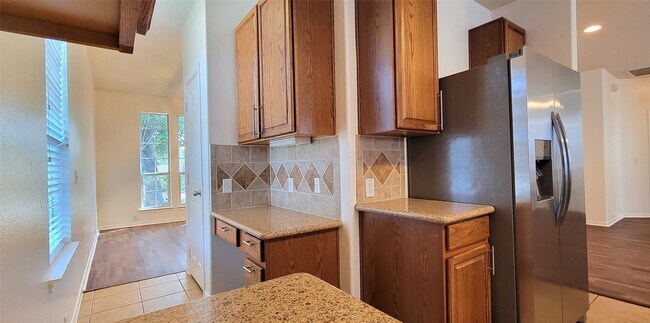 Building Photo - 8801 Sun Haven Ln