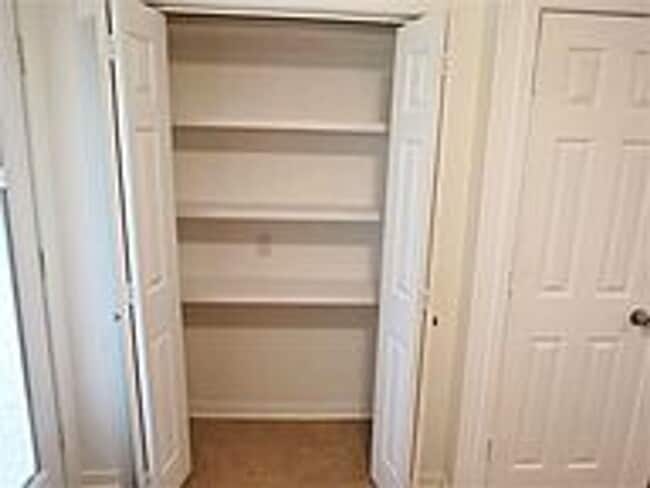 Building Photo - AUG 2026 MOVE IN! UPDATED 2/2 HOUSE IN BRYAN