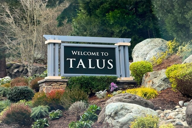 Building Photo - 2Bd/1.75Ba Issaquah Townhouse