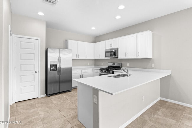 Building Photo - 3236 Juniper Cyn Dr