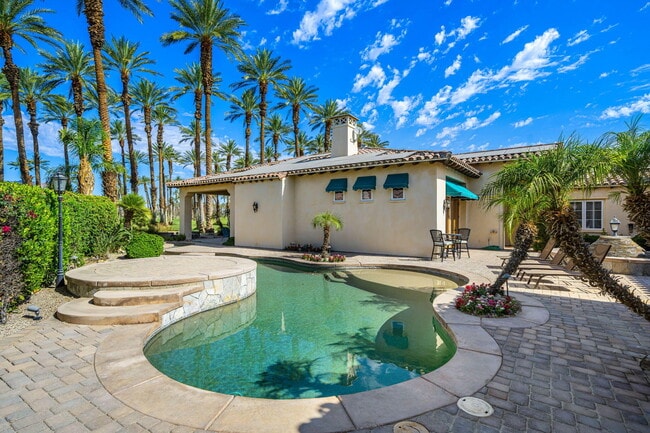 Building Photo - 56985 Village Dr