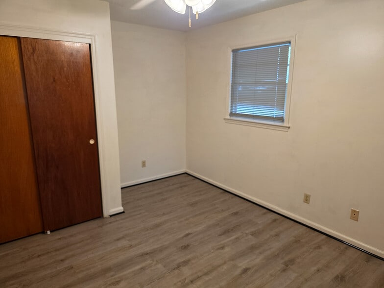 Master Bedroom - 1314 Belleville Rd