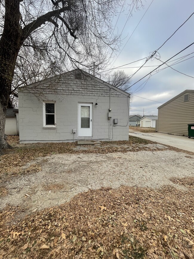 Primary Photo - 107 1/2 2nd St
