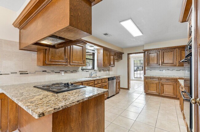Building Photo - 3339 Three Pines Dr