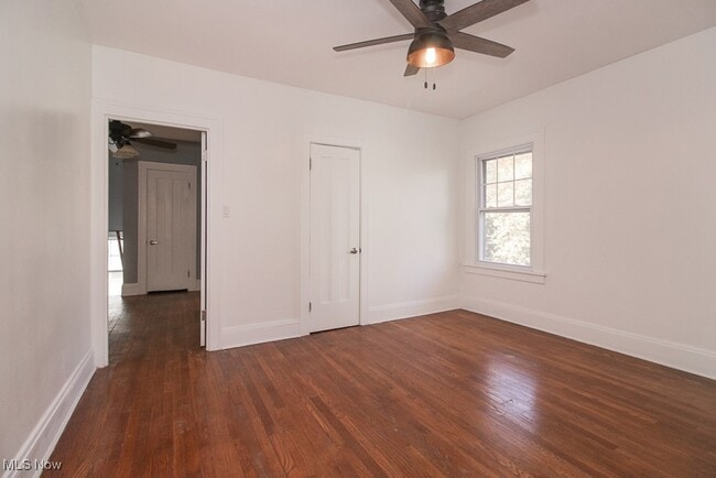 Building Photo - 2537 S Taylor Rd