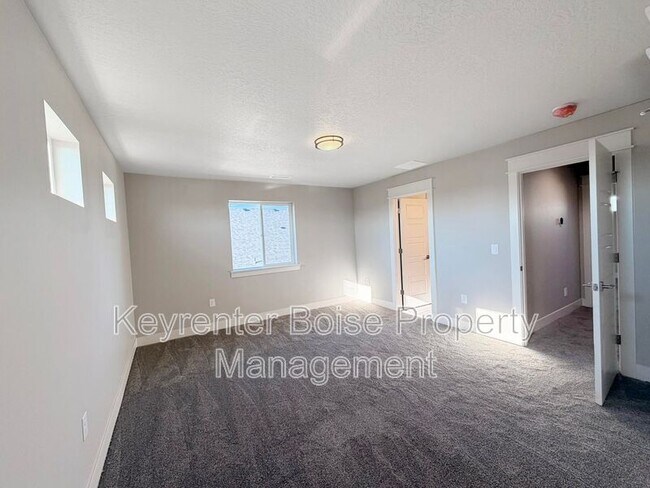 Building Photo - 4400 E Wedge St