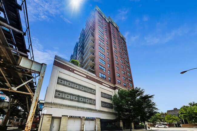 Building Photo - 5 E 14th Pl