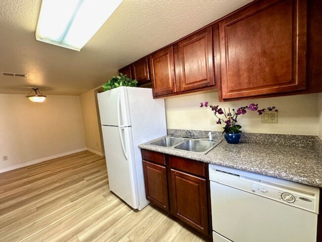 Building Photo - Guard Gated SW Community. 1 Bed. 1 Bath. 2...