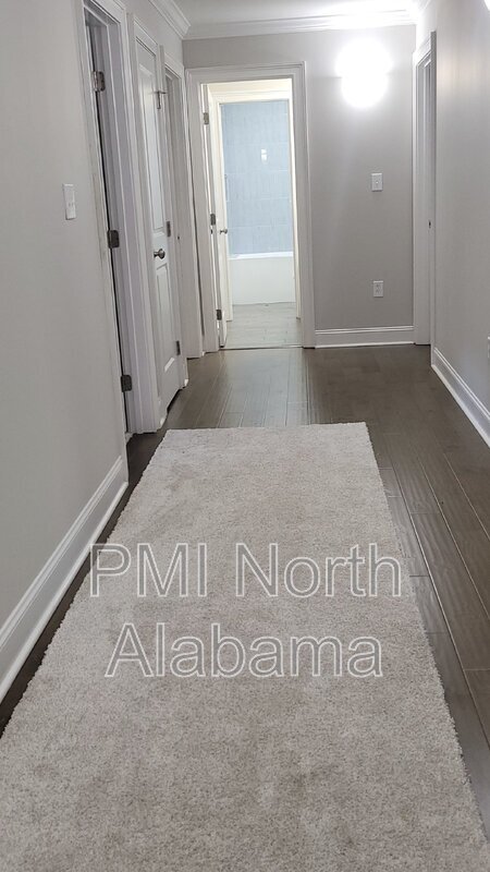 Building Photo - 130 Creekmound Dr