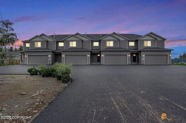 Building Photo - 960 S Enterprise Dr