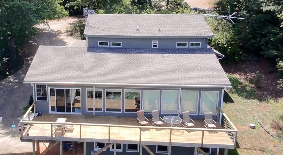 Awesome deck with retractable canopy - 86 Yonah Vw